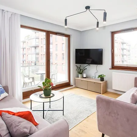 Center & Wellness By Apartmore غدانسك